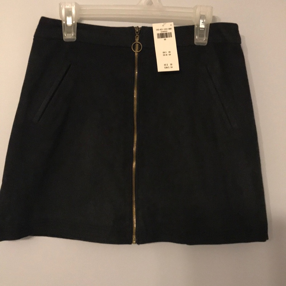BNWT Abercrombie suede like skirt